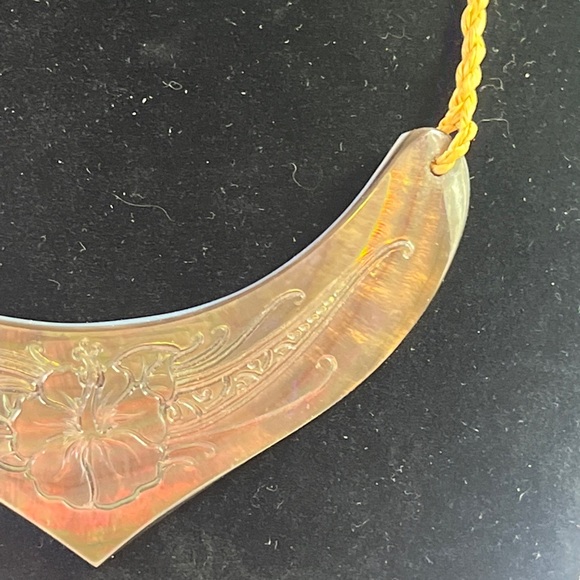 Stunning Hand carved Mother of Pearl on Rope Tiara Collar Necklace Beach Coastal - Picture 4 of 6